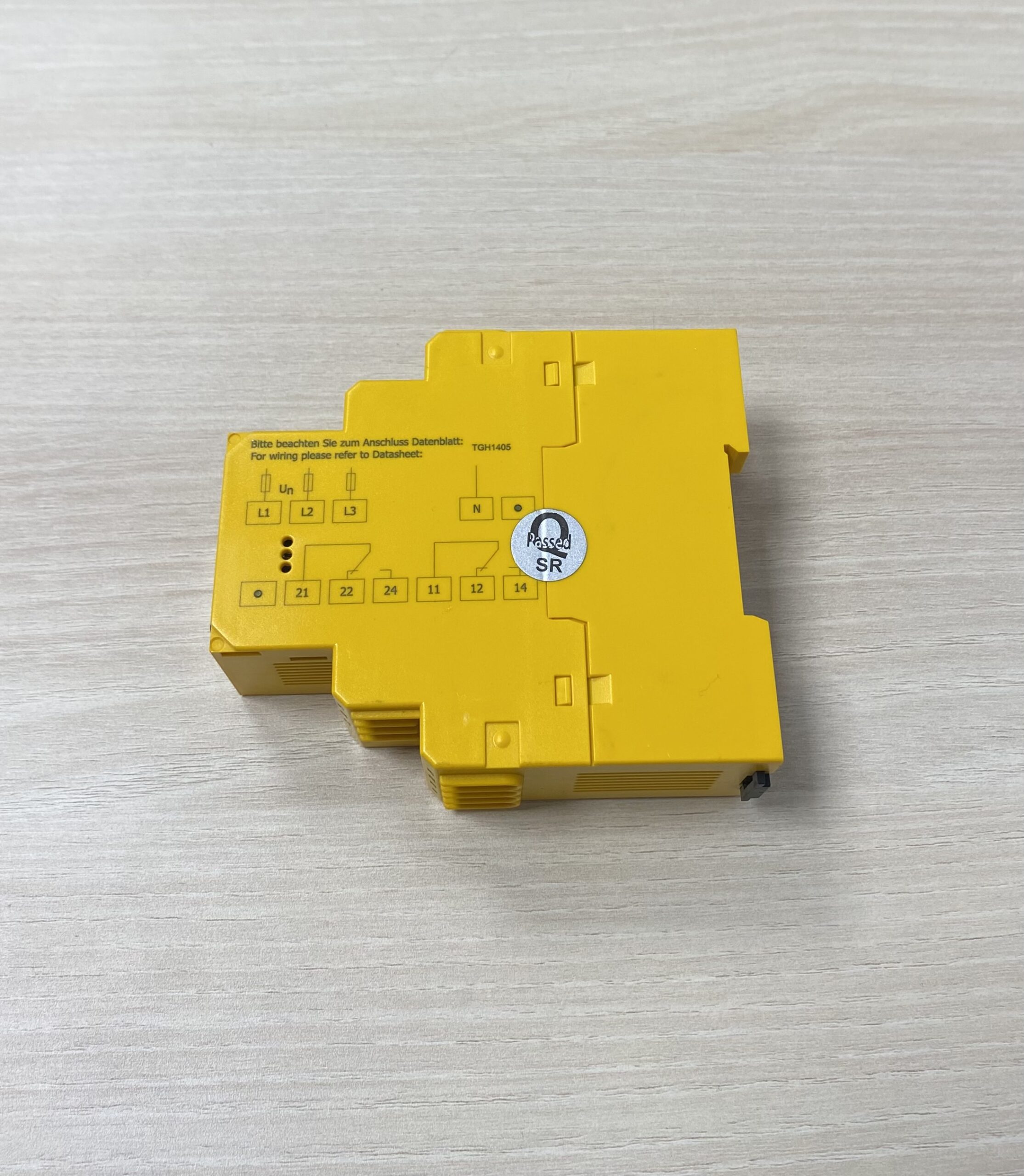 večfunkcijski rele napetosti serije VMD421 linetraxx